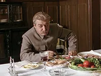 Максим Суханов в роли Сталина Максим Суханов в роли Сталина